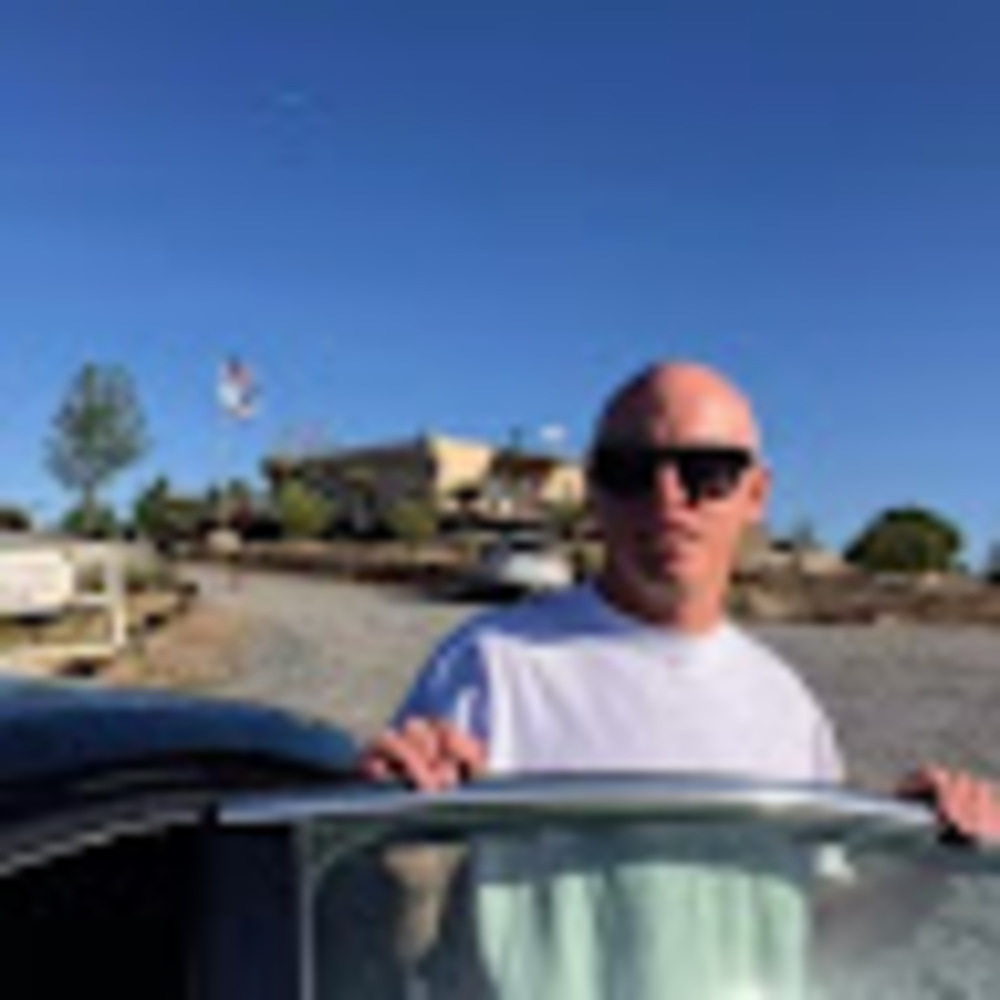 Meet your Posher, Carlos